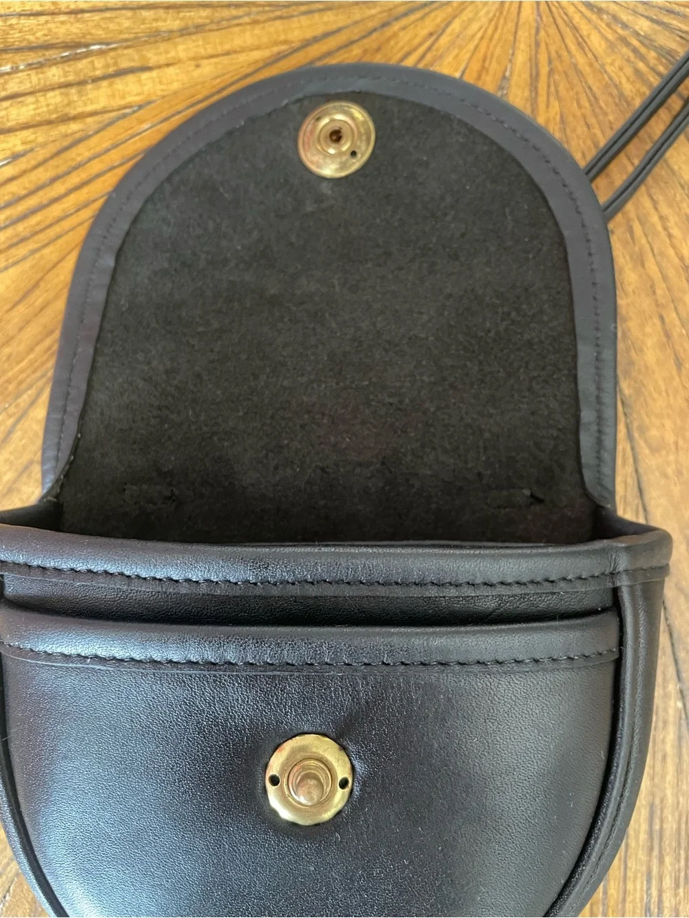 Vintage 1990’s Coach 9826 Black Leather Crossbody/Belt Bag